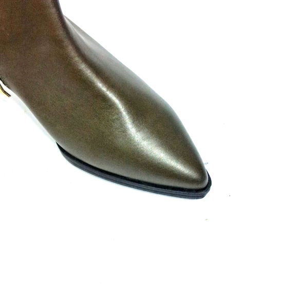 Liz Claiborne Size 6.5W Stacked Two Tone 1.5" Heels Pointed Toe Boots - Picture 8 of 8